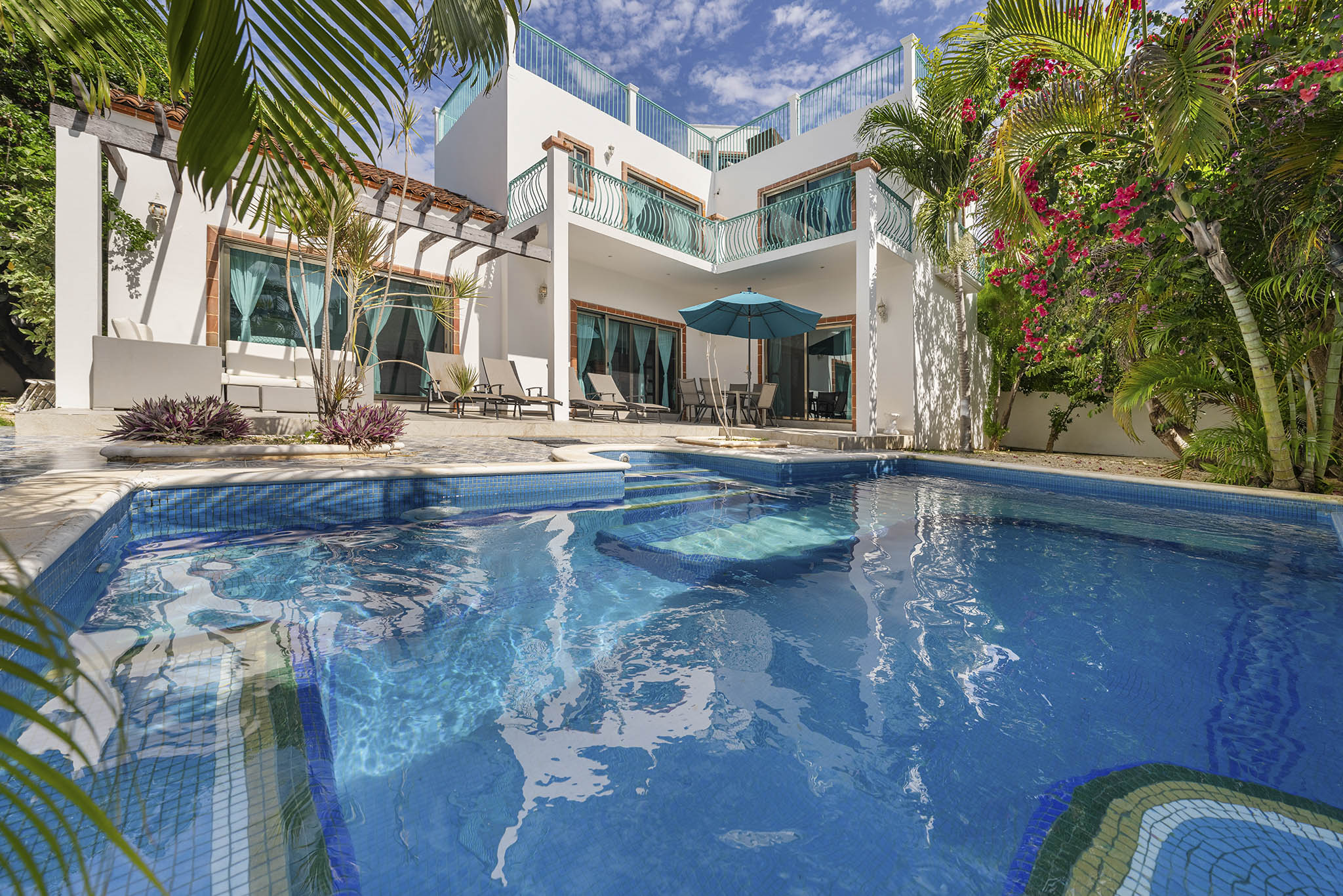 Casa Luz Pool View